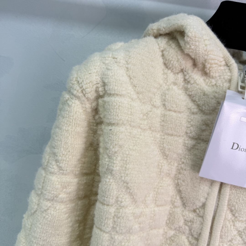 chr1st1an D10r outwear